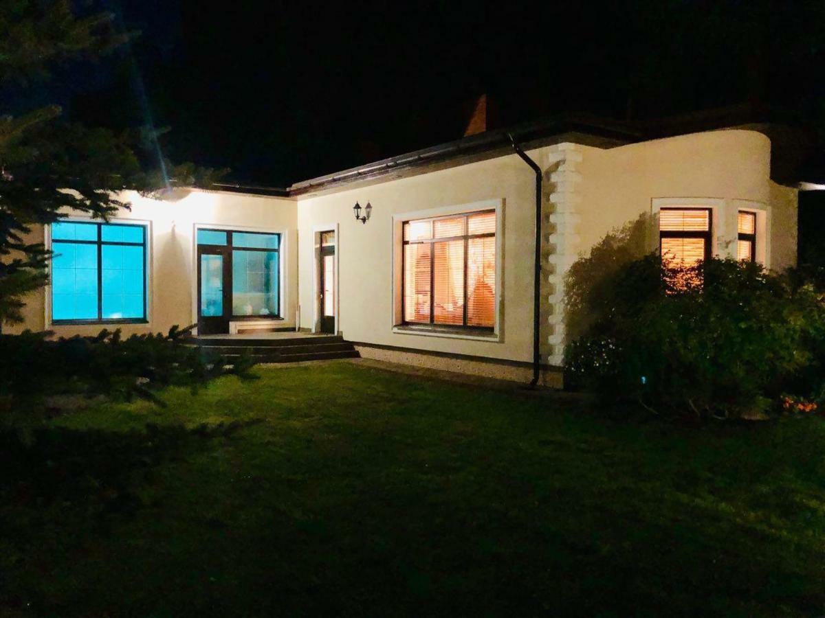 Guests House With Amazing Pool And Sauna Babīte Dış mekan fotoğraf